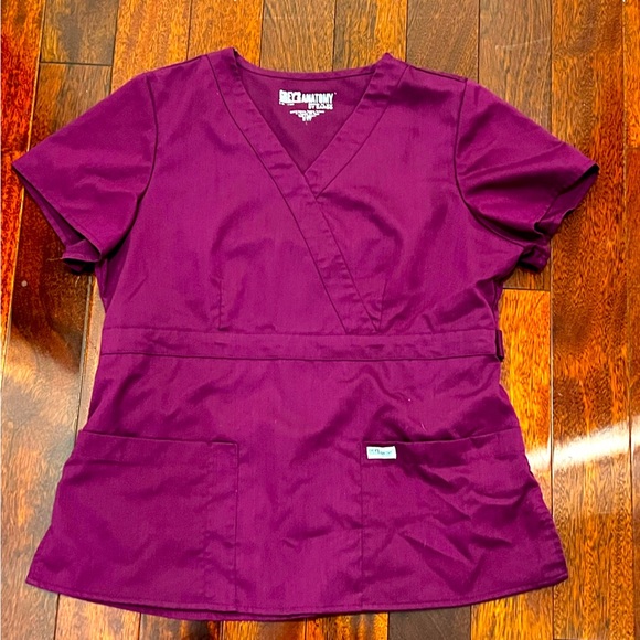 Grey’s anatomy Purple Scrub Top size L - Picture 1 of 3
